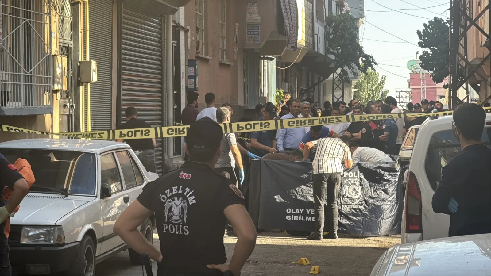 ASAYİŞ
Gaziantep'te aile katliamı! Bir kişi karısını öldürdükten sonra intihar etti ASAYİŞ
Gaziantep'te aile katliamı! Bir kişi karısını öldürdükten sonra intihar etti