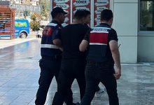 Burdur’da durduramadığı aracın arkasından ateş etti