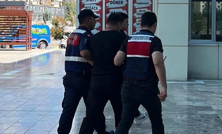Burdur’da durduramadığı aracın arkasından ateş etti Burdur’da durduramadığı aracın arkasından ateş etti