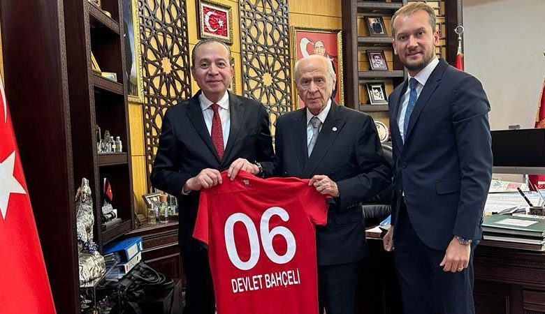 Gençlerbirliği’nden, MHP Genel Başkanı Devlet Bahçeli’ye ziyaret Gençlerbirliği’nden, MHP Genel Başkanı Devlet Bahçeli’ye ziyaret