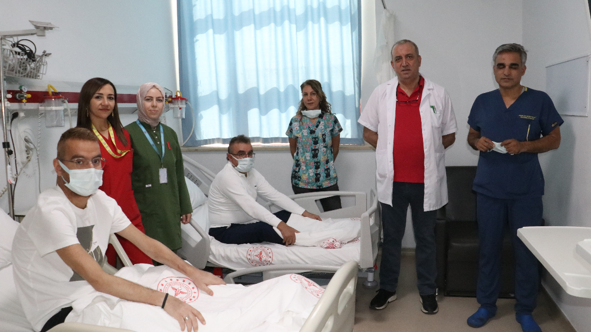 Siirt’te ağabeyi böbreğini verdi, hayata tutundu Siirt’te ağabeyi böbreğini verdi, hayata tutundu