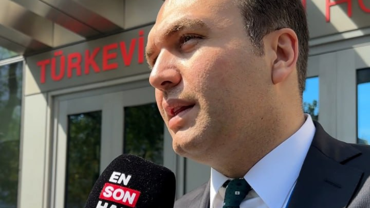 AK Parti Gençlik Kolları Başkanı İbiş: Tüm dünyanın gözü burada AK Parti Gençlik Kolları Başkanı İbiş: Tüm dünyanın gözü burada