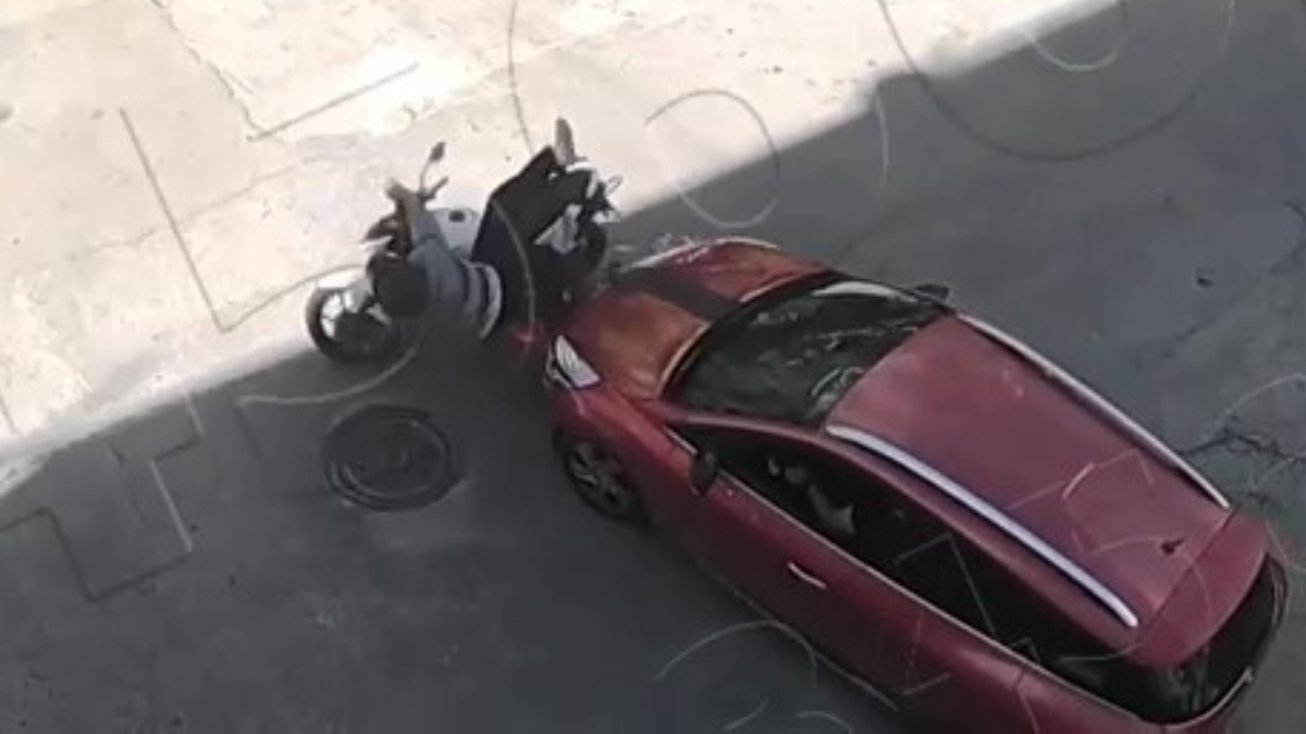 Amasya’da otomobile çarpan motosikletin sürücüsü havada takla attı Amasya’da otomobile çarpan motosikletin sürücüsü havada takla attı