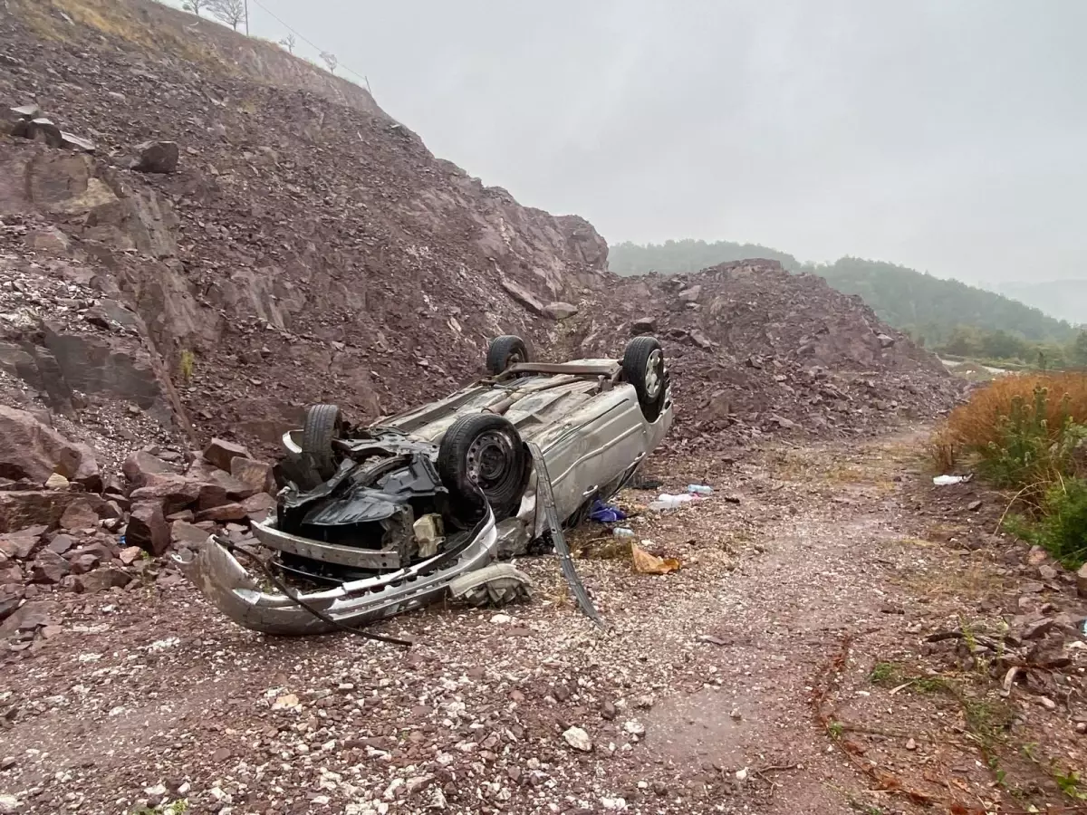 Körfez’de Şarampole Yuvarlanan Otomobilin Sürücüsü Ağır Yaralandı