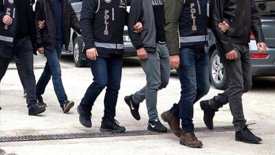 ASAYİŞ
Bursa merkezli suç örgütü operasyonunda yakalanan 7 kişiden 6'sı tutuklandı ASAYİŞ
Bursa merkezli suç örgütü operasyonunda yakalanan 7 kişiden 6'sı tutuklandı