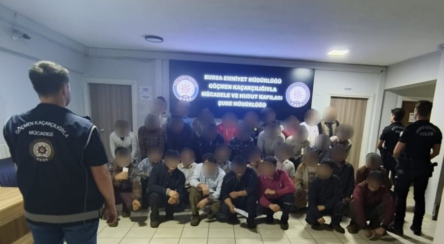 ASAYİŞ
																														
								

								Bursa'da 33 yabancı uyruklu ve bu kişilere yer temin eden 2 kişi yakalandı