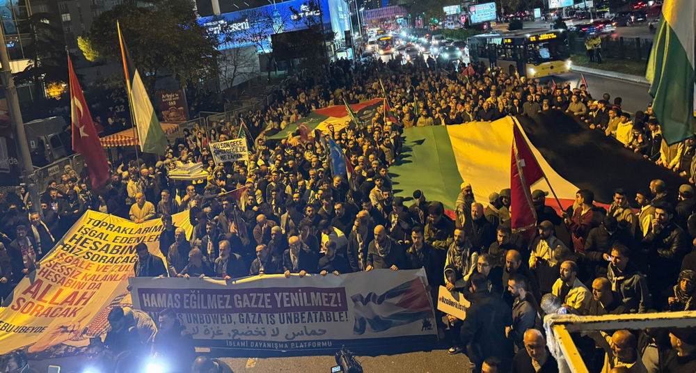 Vicdan Gemisi’ne saldırı Siyonist konsolosluk önünde lanetlendi