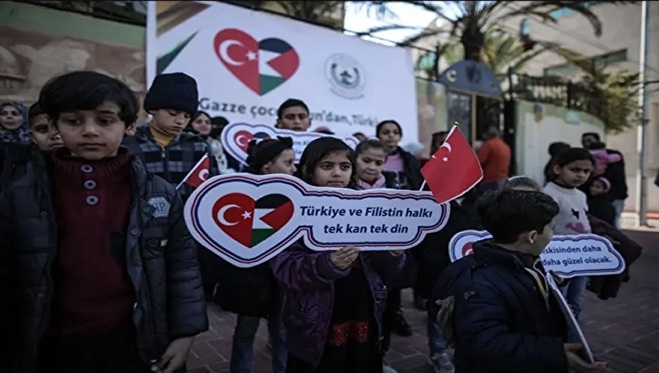Türkiye Futbol Takımı, Filistinli Çocuklarla Maç Önü Türkiye Futbol Takımı, Filistinli Çocuklarla Maç Önü