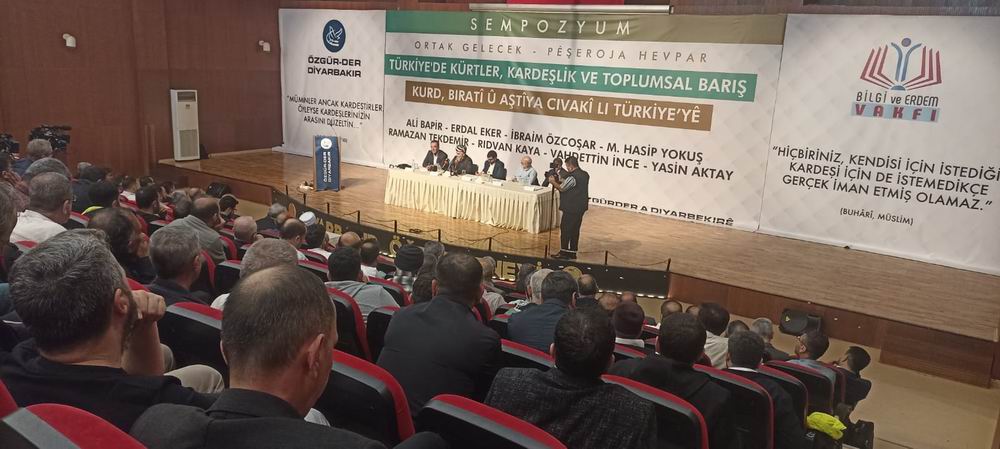 Türkiye’de Kürtler, Kardeşlik ve Toplumsal Barış Sempozyumu Türkiye’de Kürtler, Kardeşlik ve Toplumsal Barış Sempozyumu