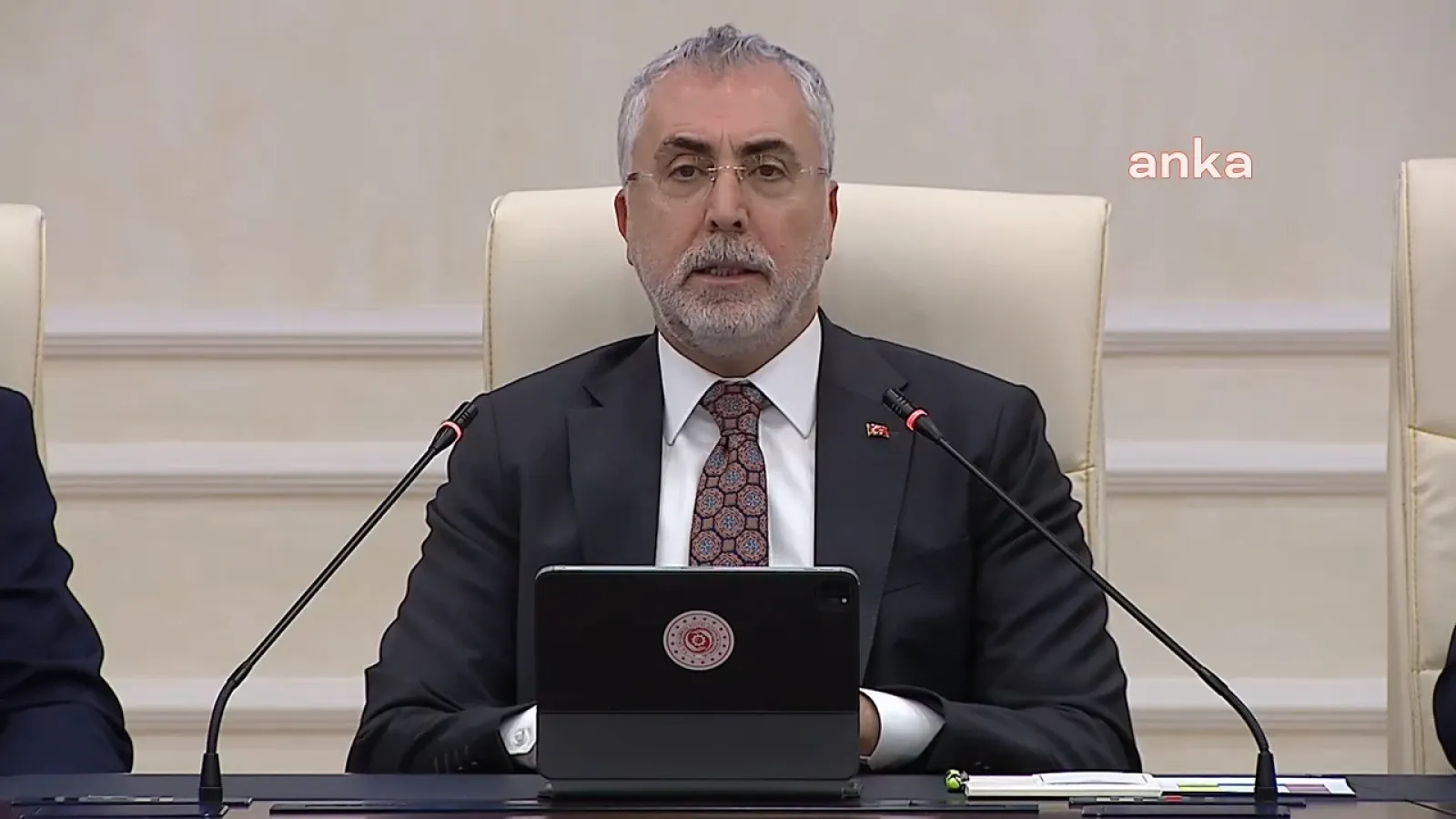 GÜNDEM
Bakan Işıkhan duyurdu! SGK, 18 yaş altındaki Tip 1 Diyabet hastalarının 76 binden fazla reçetesini karşıladı GÜNDEM
Bakan Işıkhan duyurdu! SGK, 18 yaş altındaki Tip 1 Diyabet hastalarının 76 binden fazla reçetesini karşıladı