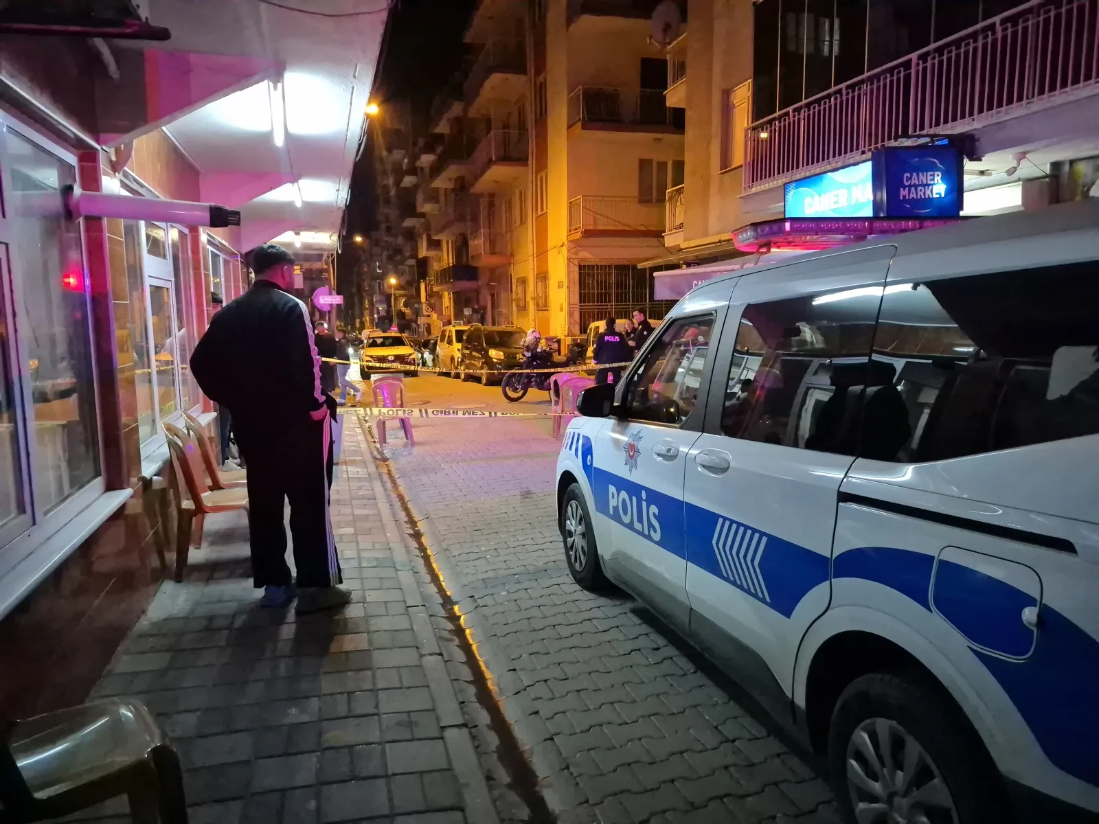 ASAYİŞ
																														
								

								Aydın'da silahlı kavgada 1 kişi yaralandı