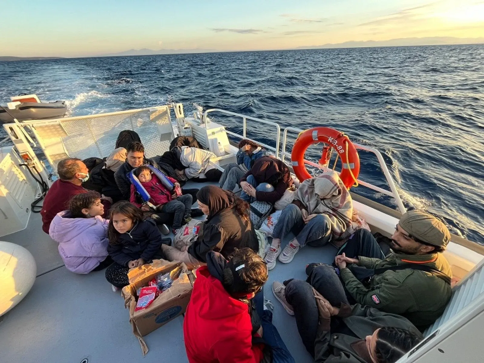 Bodrum Açıklarında 24 Düzensiz Göçmen Yakalandı Bodrum Açıklarında 24 Düzensiz Göçmen Yakalandı