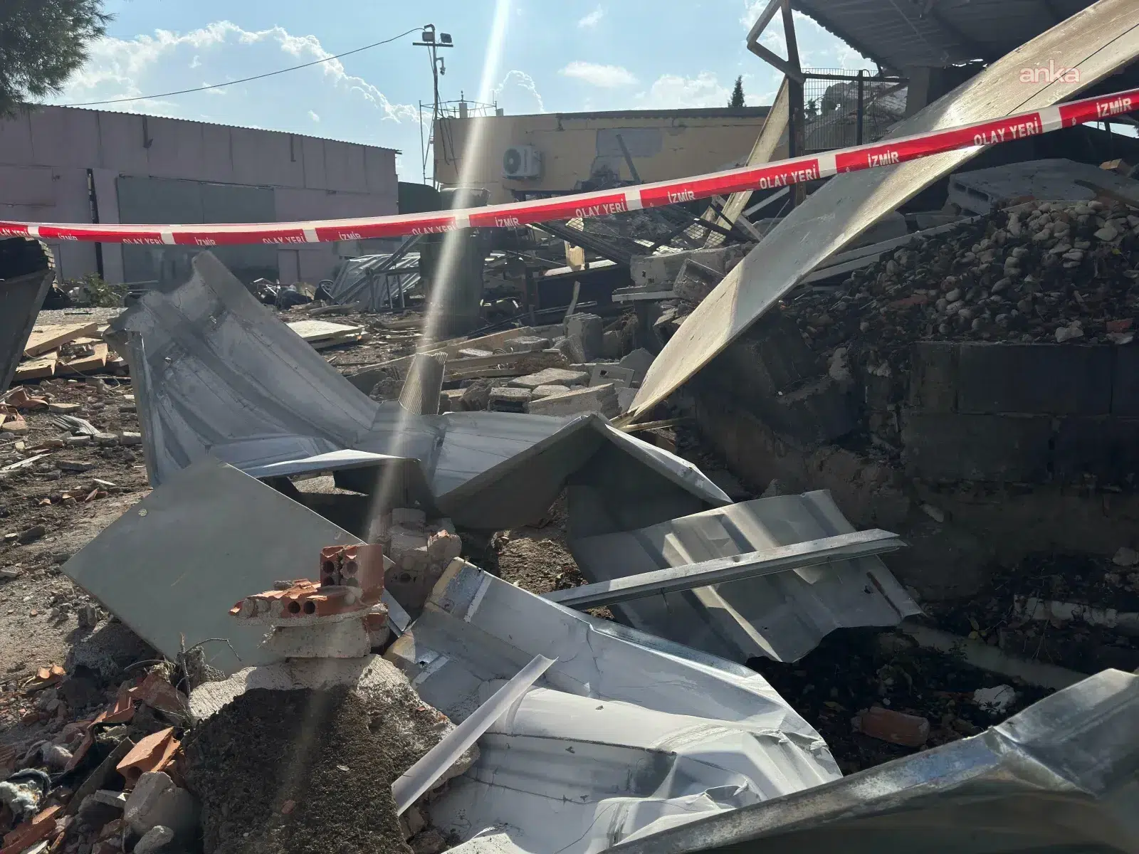 İzmir Bayraklı’daki LPG Tankı Patlamasında Bir Kişi İzmir Bayraklı’daki LPG Tankı Patlamasında Bir Kişi