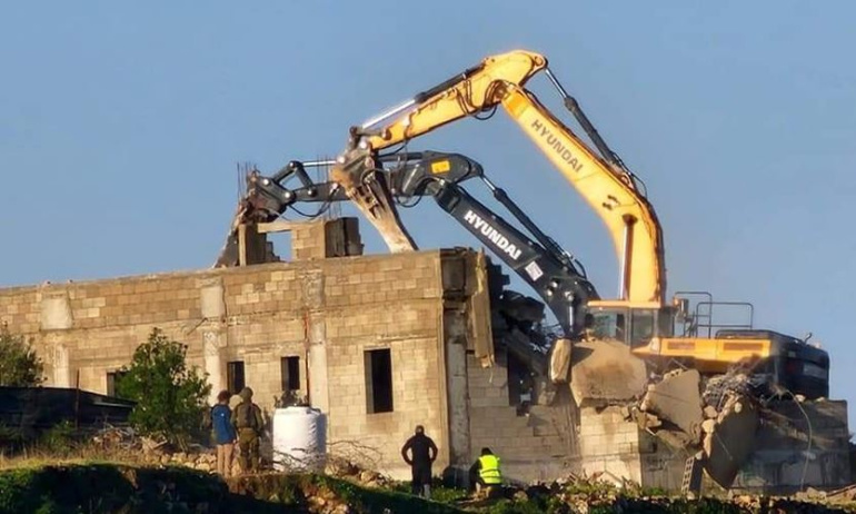 Gaspçı Hırsızlar Arazilere Zorla El Koydu! Gaspçı Hırsızlar Arazilere Zorla El Koydu!