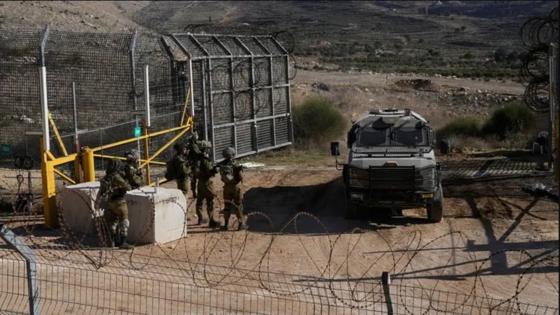 İsrail Askerleri Kasabaya Girdi, HTŞ İzliyor İsrail Askerleri Kasabaya Girdi, HTŞ İzliyor