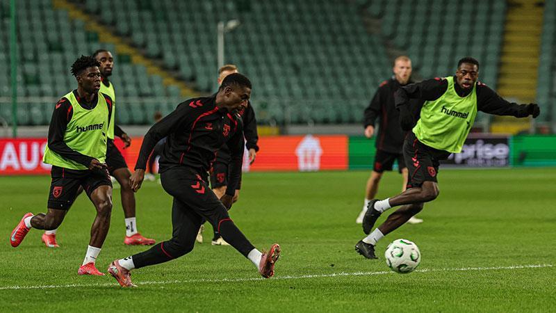 Samsunspor, Legia Varşova maçı hazırlıklarını tamamladı Samsunspor, Legia Varşova maçı hazırlıklarını tamamladı