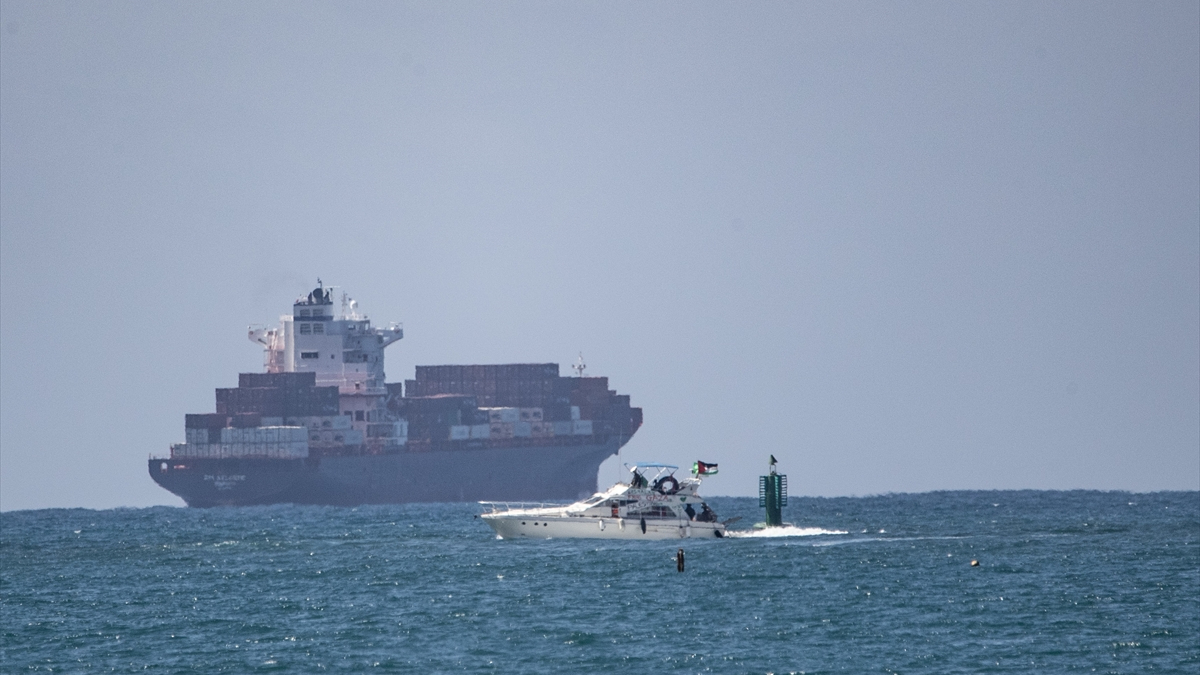 İsrail’in alıkoyduğu bazı gemiler Aşdod Limanı’na getirildi İsrail’in alıkoyduğu bazı gemiler Aşdod Limanı’na getirildi