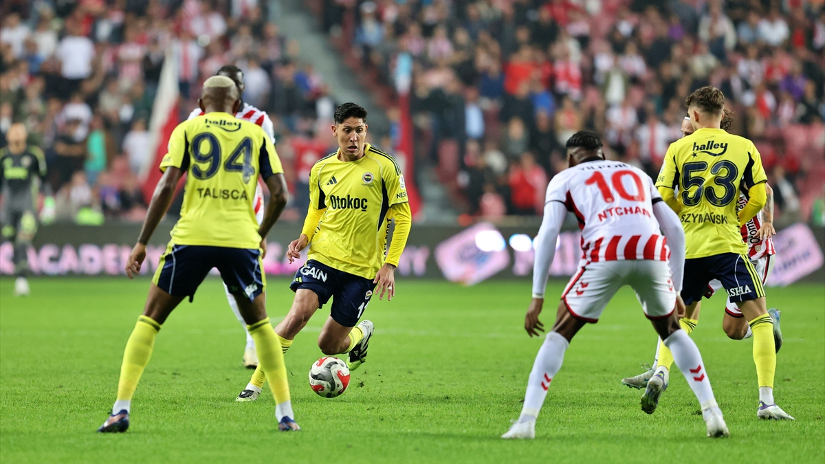 Samsunspor – Fenerbahçe maçında gol sesi çıkmadı! Samsunspor – Fenerbahçe maçında gol sesi çıkmadı!