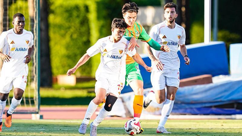 Zecorner Kayserispor, Alanyaspor ile hazırlık maçında Zecorner Kayserispor, Alanyaspor ile hazırlık maçında