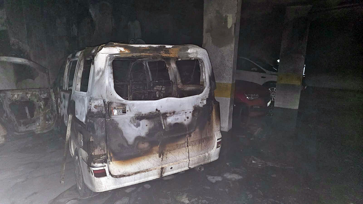 Tekirdağ’da apartman otoparkında otomobil patladı Tekirdağ’da apartman otoparkında otomobil patladı