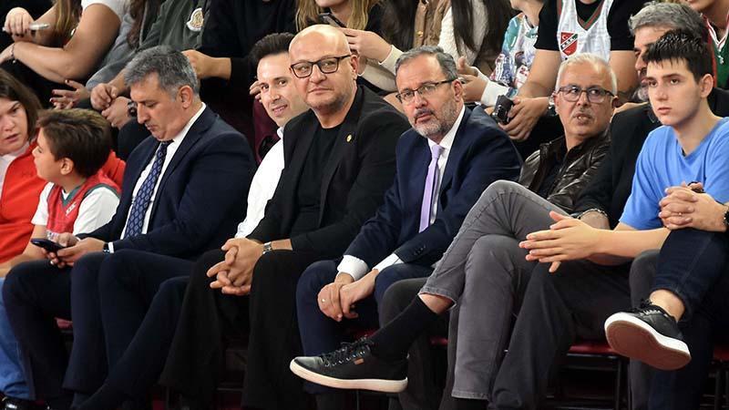 Karşıyaka, Anadolu Efes’e 87-101 Yenildi