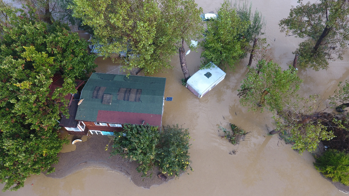 Çanakkale’de Sel: Gökçeada’da Su Baskınları ve Hasar Tespiti Çanakkale’de Sel: Gökçeada’da Su Baskınları ve Hasar Tespiti