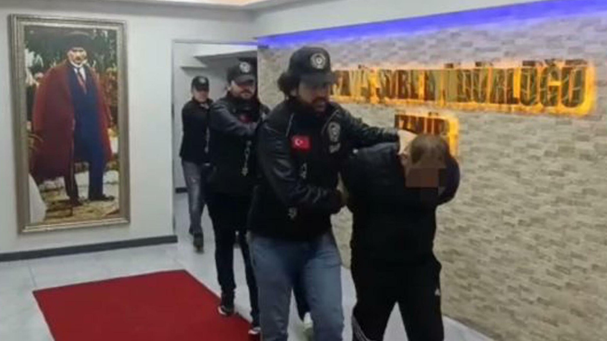 İzmir’de Silahlı Saldırı Düzenleyen Üç Şüpheli Tutuklandı İzmir’de Silahlı Saldırı Düzenleyen Üç Şüpheli Tutuklandı