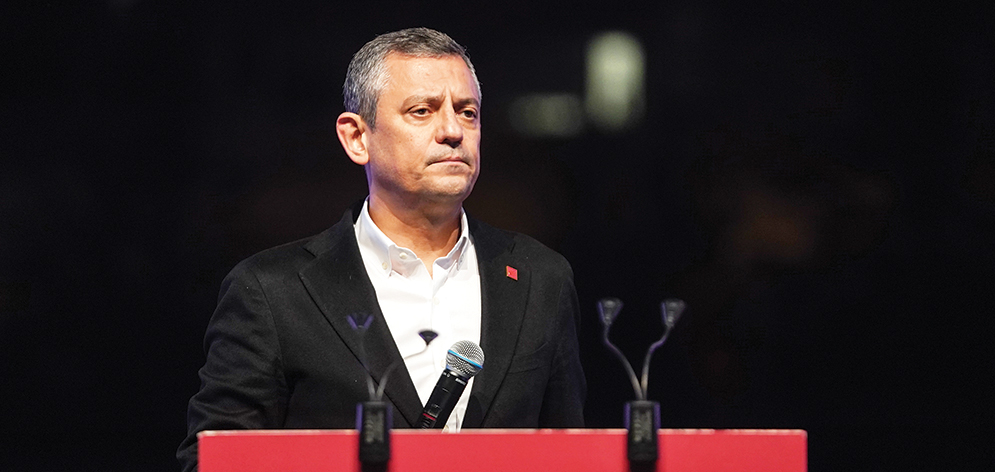 CHP Lideri Özgür Özel, İmamoğlu’na Destek Verdi CHP Lideri Özgür Özel, İmamoğlu’na Destek Verdi