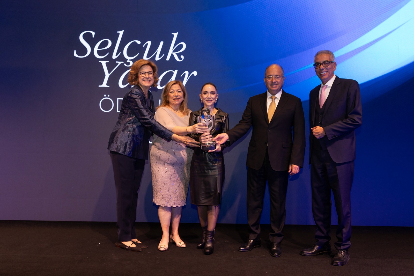 Selçuk Yaşar Ödülü Prof. Dr. Elif Uysal’a Verildi