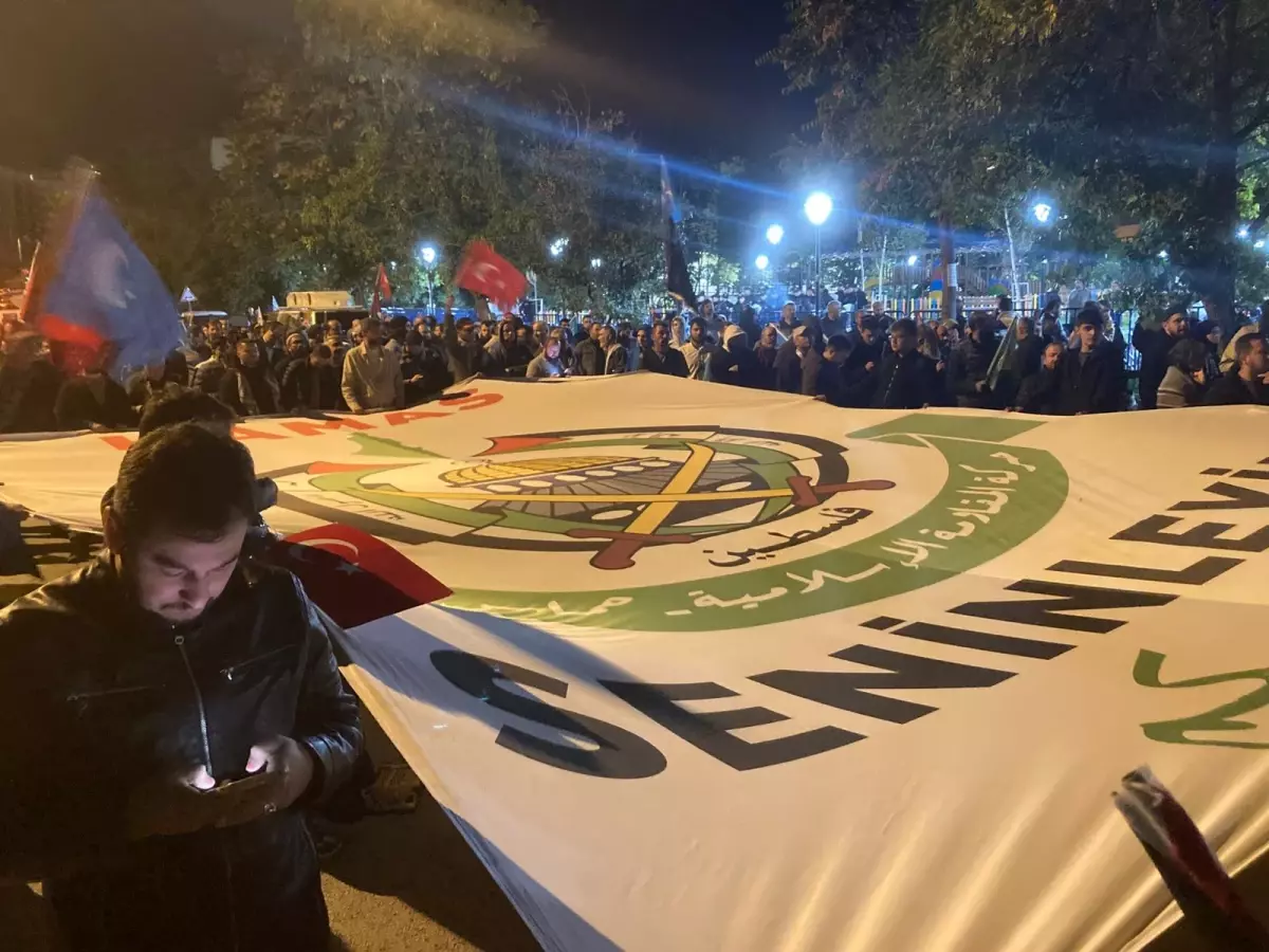 ABD Büyükelçiliği Önünde Filistin’e Destek Eylemi ABD Büyükelçiliği Önünde Filistin’e Destek Eylemi