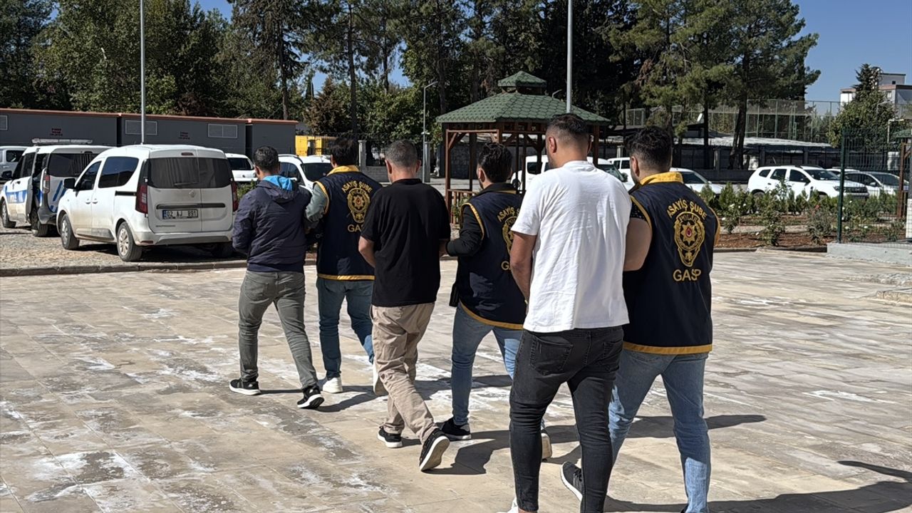 Adıyaman'da husumetli 3 kişi adliye önünde silahlarla yakalandı