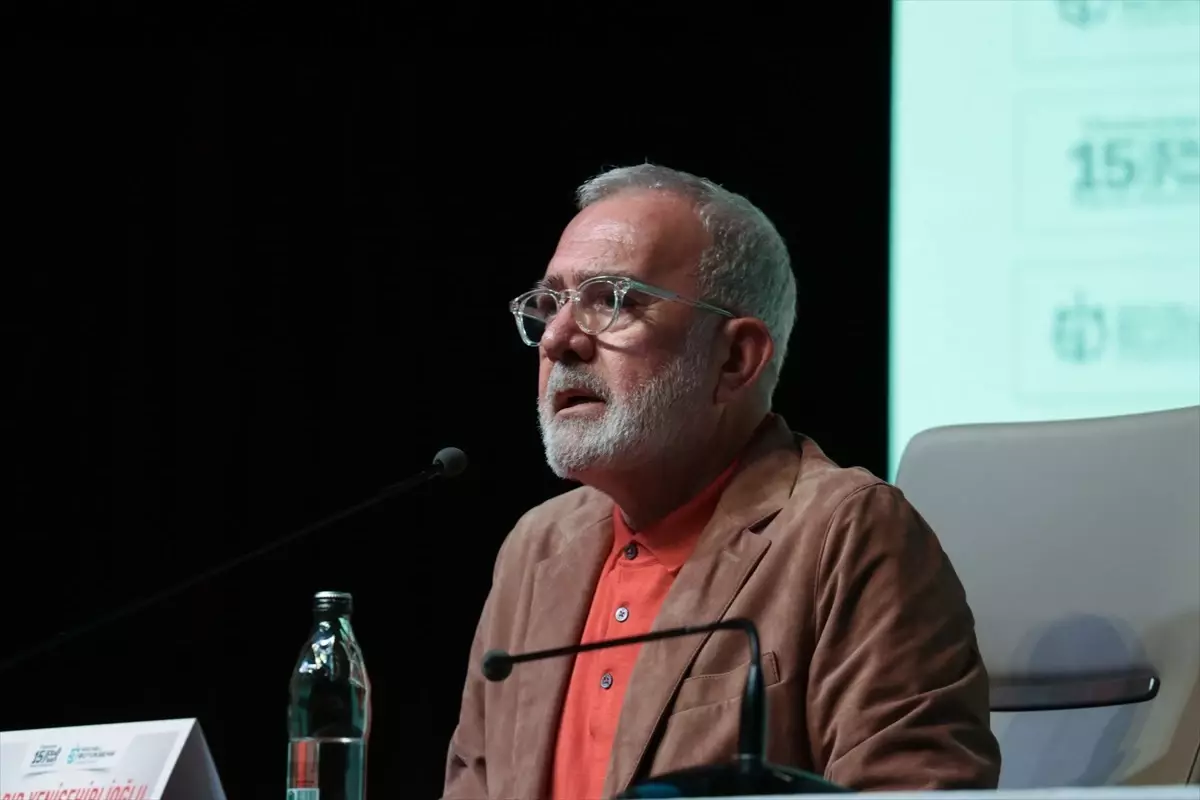 Bahadır Yenişehirlioğlu: İnsanın İhyası için Bilgi Şart Bahadır Yenişehirlioğlu: İnsanın İhyası için Bilgi Şart