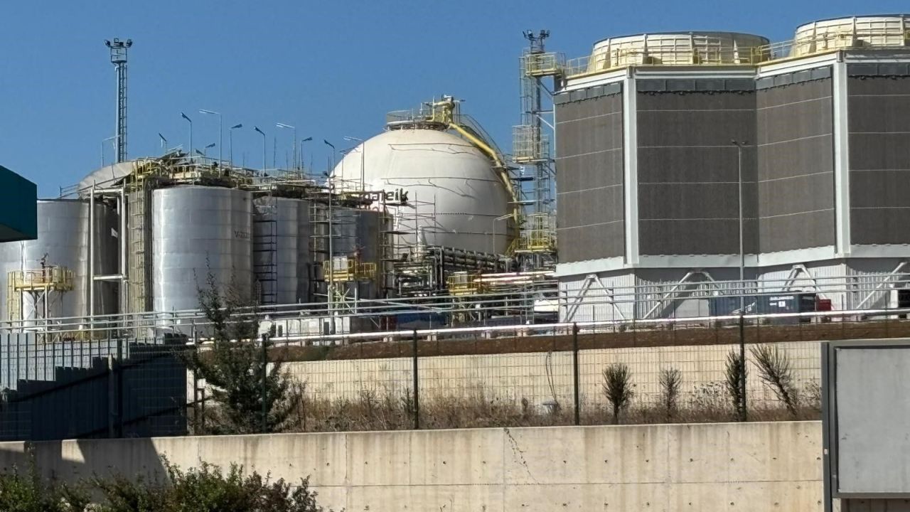 ASAYİŞ
																														
								

								Kocaeli'de Dilovası'nda bir fabrikada patlama meydana geldi: İki işçi vefat etti!