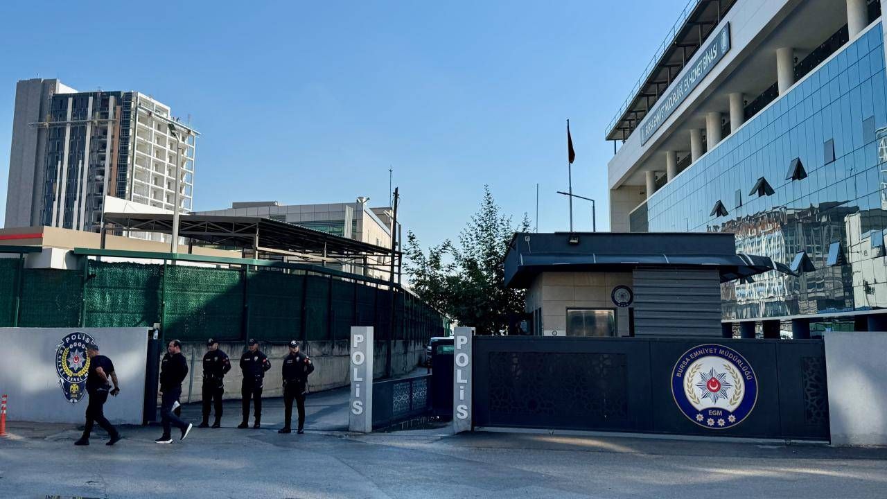 Bursa'da rüşvet soruşturması: Eski Nilüfer Belediye Başkanı gözaltına alındı