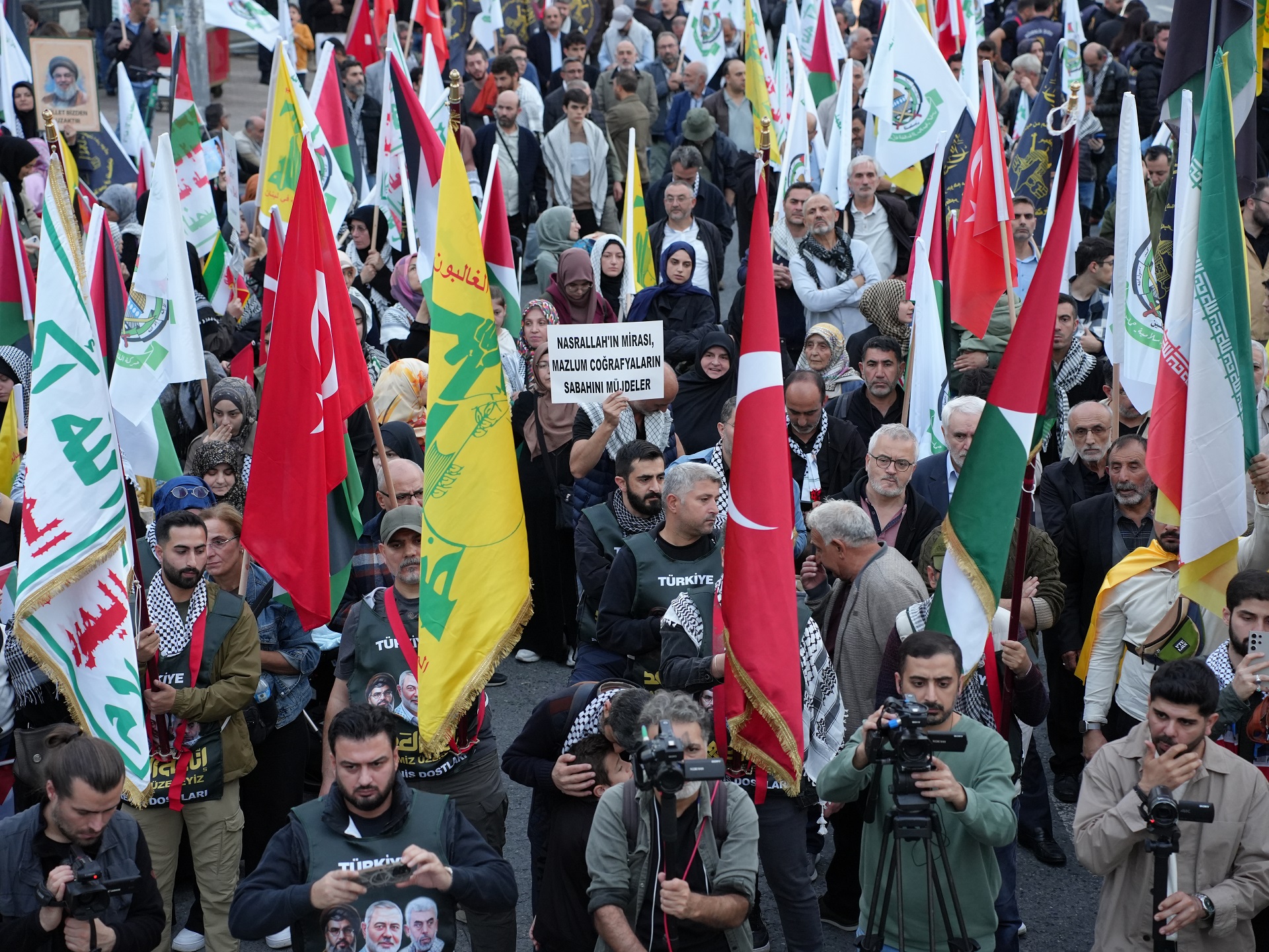 İstanbul’da Aksa Tufanı ve Kudüs Şehitlerine Vefa Yürüyüşü gerçekleşti