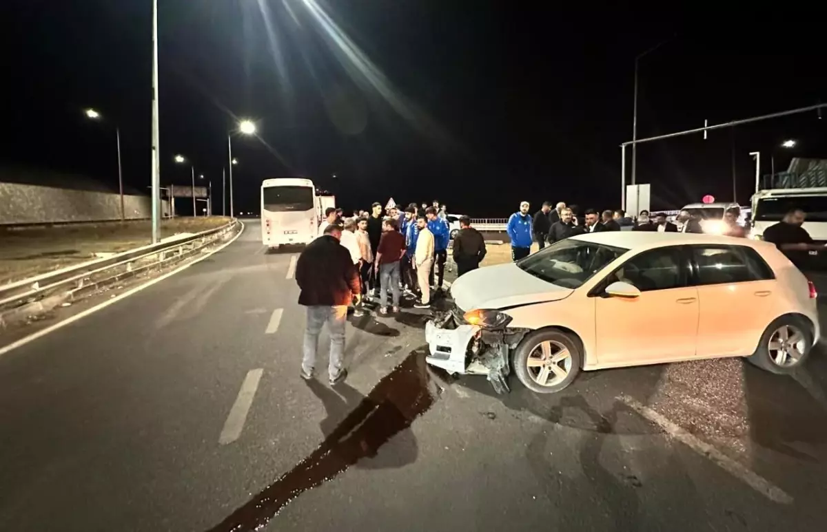 Elazığspor Oyuncularını Taşıyan Otobüs Kaza Geçirdi