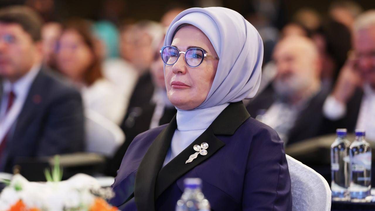 Emine Erdoğan'dan 'Dünya Yaşlılar Günü' paylaşımı
