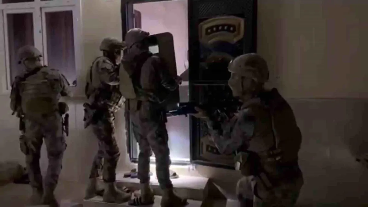 Hatay’da Göçmen Kaçakçılarına Yönelik Operasyonda 10