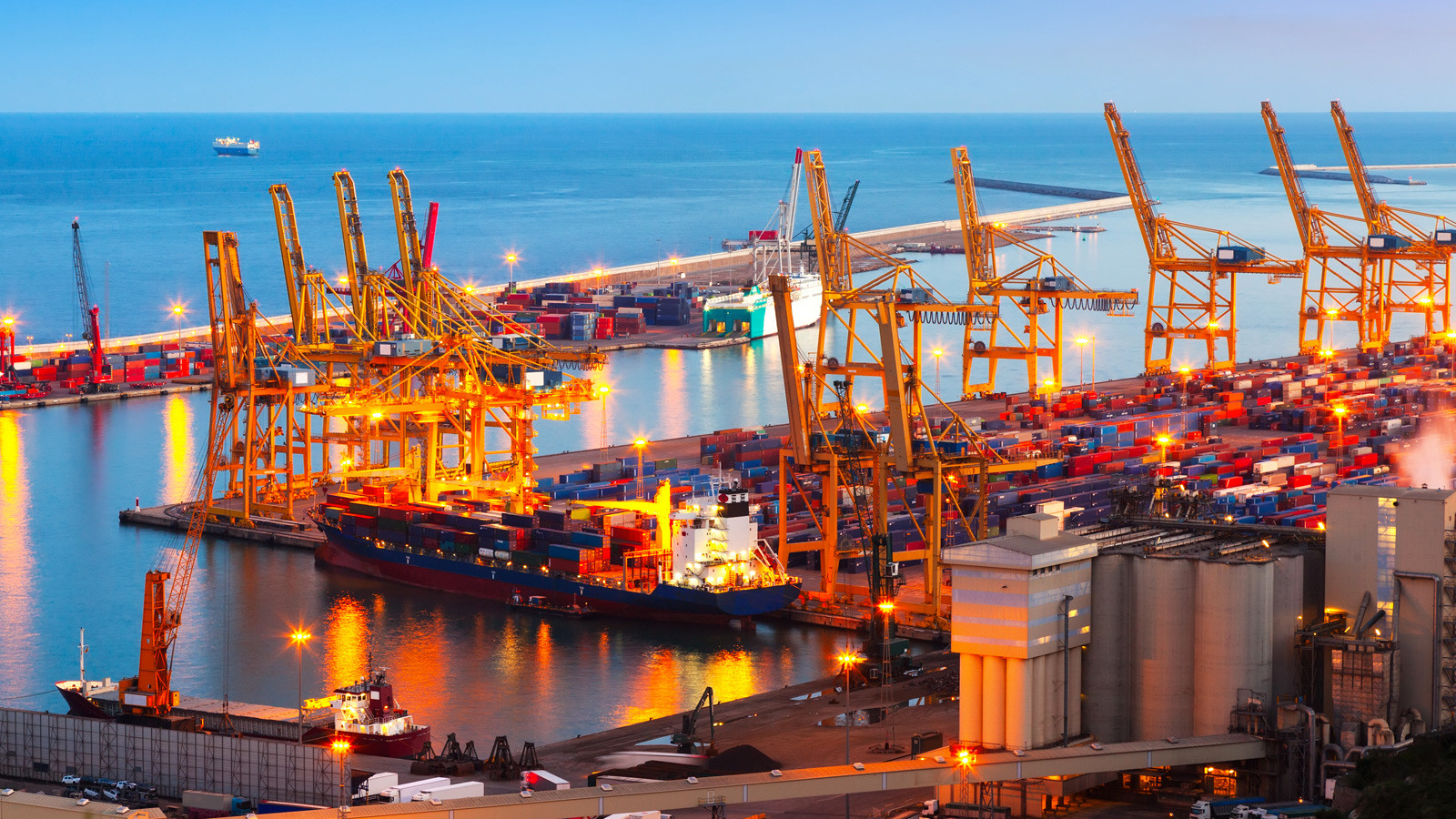 İhracat 9 ayda net 8 milyar dolar arttı İhracat 9 ayda net 8 milyar dolar arttı