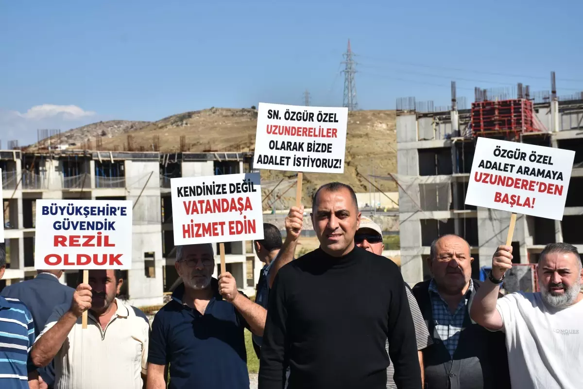 Kentsel Dönüşüm Bekleyen Hak Sahipleri İzmir’de Toplandı Kentsel Dönüşüm Bekleyen Hak Sahipleri İzmir’de Toplandı