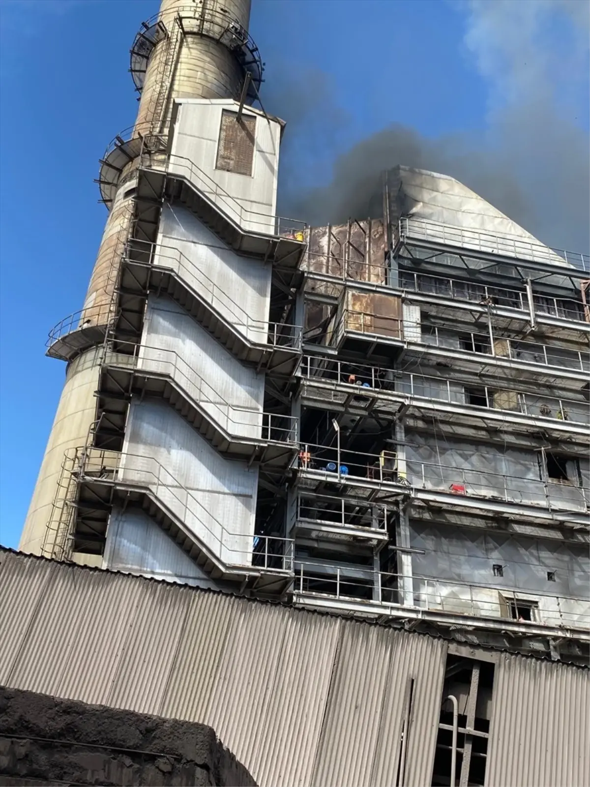 Sivas’ta Termik Santralde Yangın Çıktı Sivas’ta Termik Santralde Yangın Çıktı