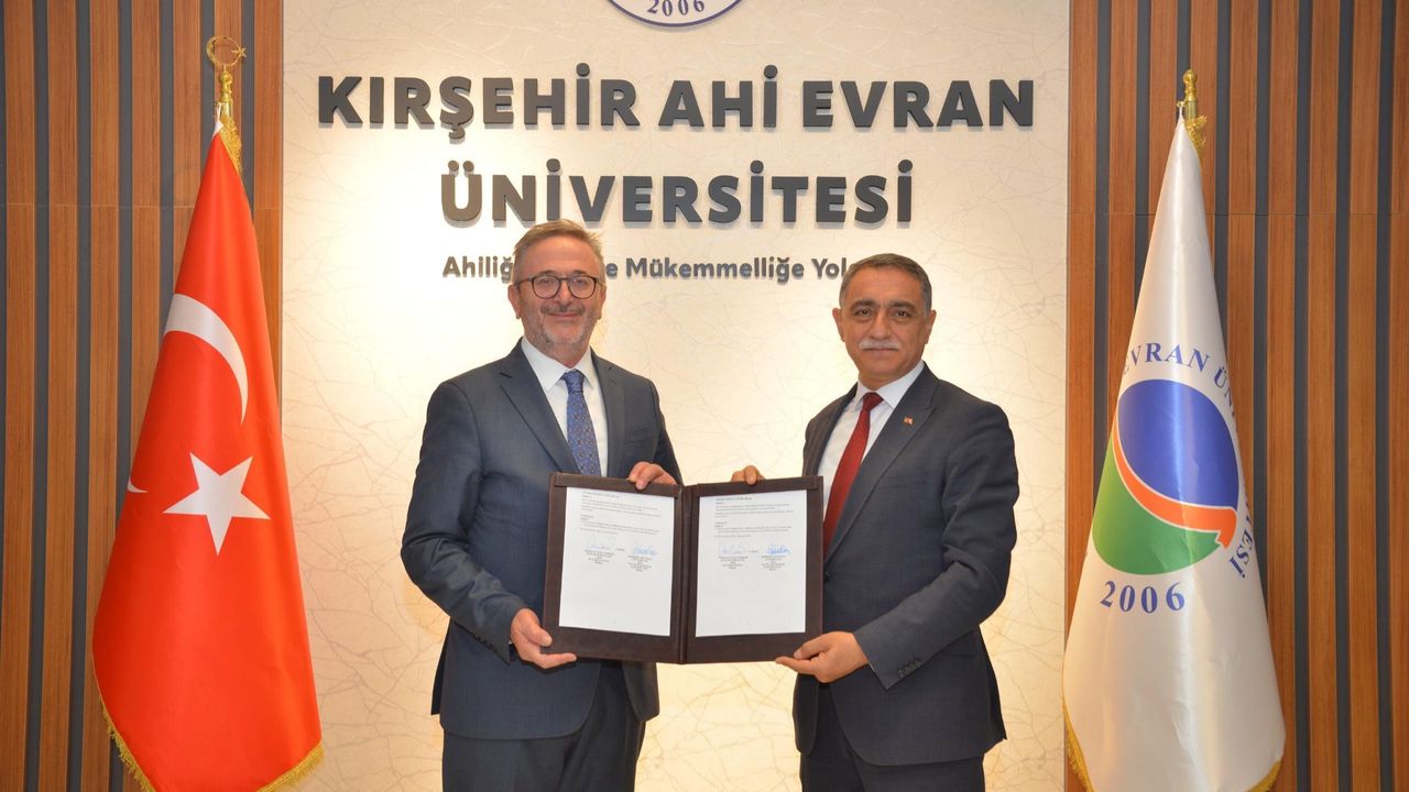 Kırşehir Ahi Evran Üniversitesinin yazma ve nadir eser koleksiyonu TÜYEK'e devredilecek Kırşehir Ahi Evran Üniversitesinin yazma ve nadir eser koleksiyonu TÜYEK'e devredilecek