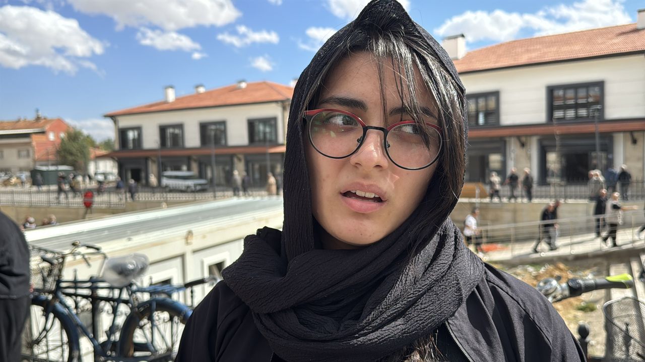 Konya'da trafik kazasında hayatını kaybeden öğretmeni, öğrencileri ve arkadaşları anlattı