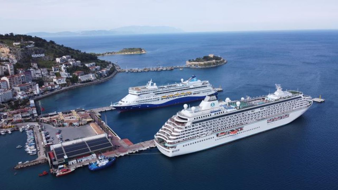 Marmaris'e 'Europa 2' kruvaziyeriyle 483 yolcu geldi