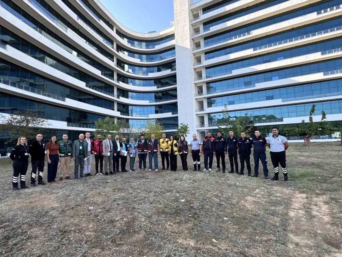 Muğla Eğitim ve Araştırma Hastanesi Afet Tatbikatını Muğla Eğitim ve Araştırma Hastanesi Afet Tatbikatını