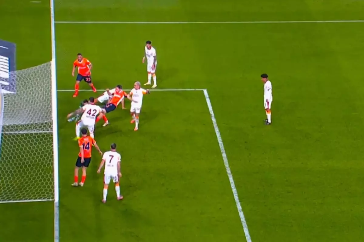 RAMS Başakşehir’in Golü VAR İncelemesiyle İptal Edildi RAMS Başakşehir’in Golü VAR İncelemesiyle İptal Edildi