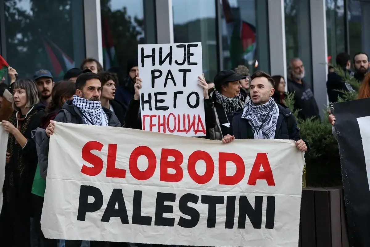 Belgrad’da Filistin’e Destek Gösterisi Düzenlendi Belgrad’da Filistin’e Destek Gösterisi Düzenlendi