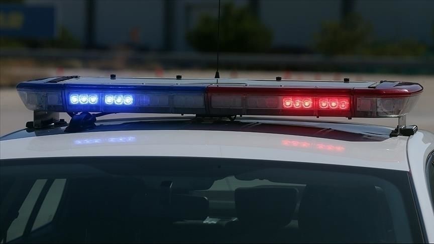 ASAYİŞ
İstanbul'da terör örgütü DHKP-C'ye yönelik soruşturmada 8 şüpheli tutuklandı ASAYİŞ
İstanbul'da terör örgütü DHKP-C'ye yönelik soruşturmada 8 şüpheli tutuklandı