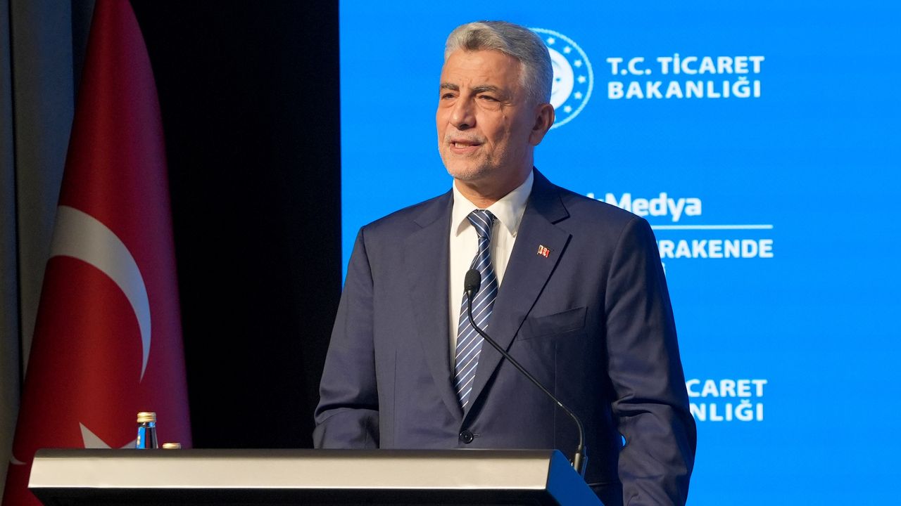 Bakan Ömer Bolat, TürkMedya e-Ticaret ve Perakende Zirvesi'nde konuştu