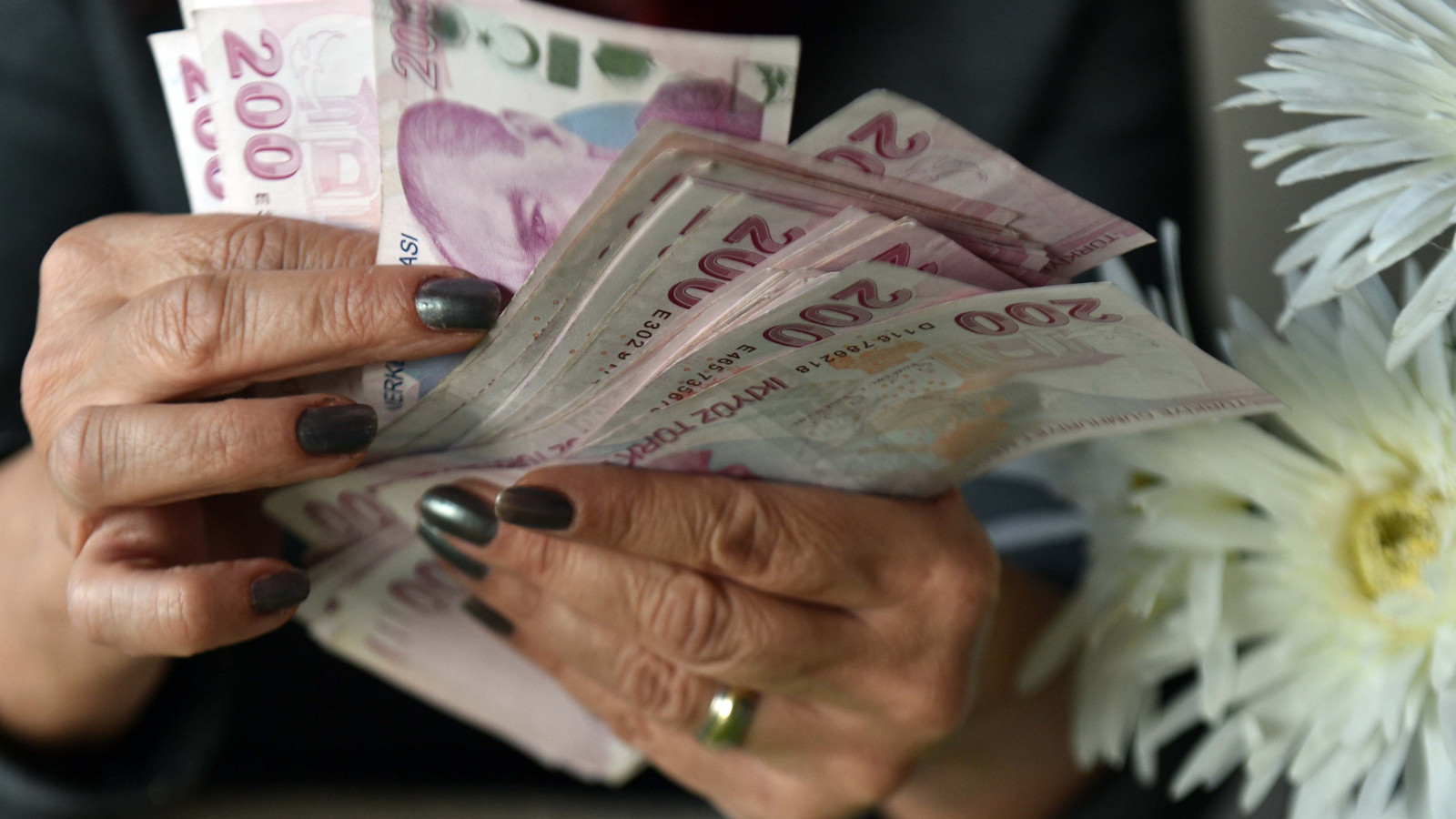 Tüketiciyi yanıltan tanıtımlar için 9 ayda 189 milyon lira ceza kesildi Tüketiciyi yanıltan tanıtımlar için 9 ayda 189 milyon lira ceza kesildi